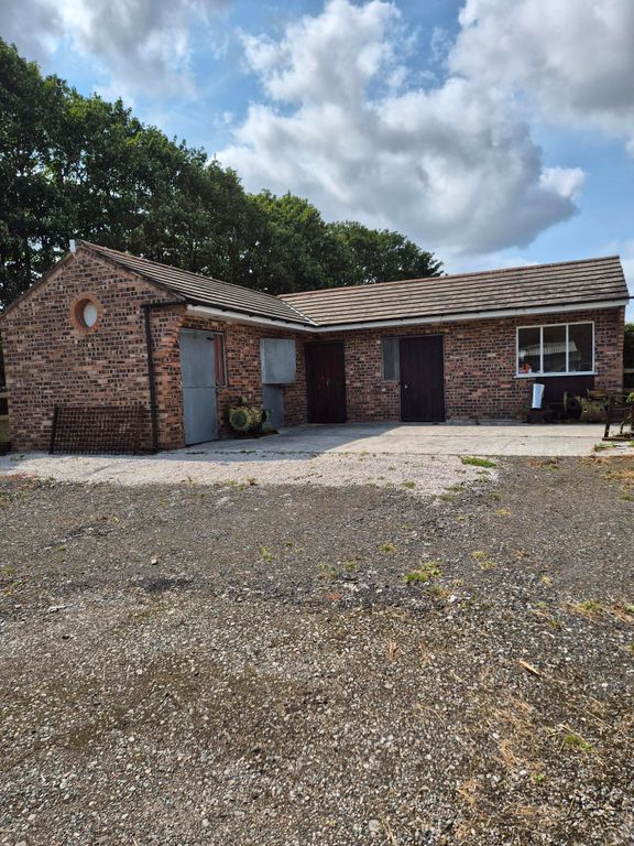 Property photo 1 of 2 Office/Storage Facility