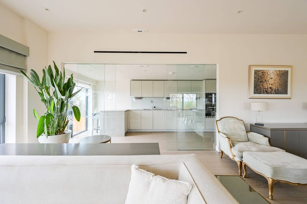 Property photo 3 of 54