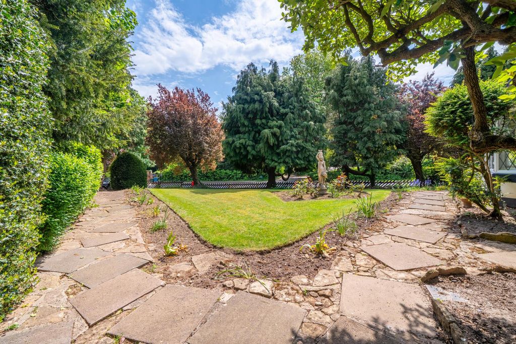 Property photo 3 of 31 Rear Garden