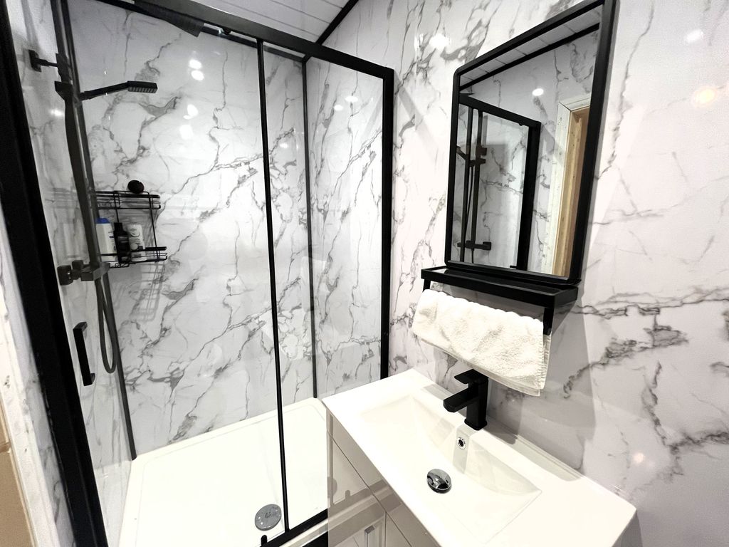 Property photo 3 of 4 Img_3342