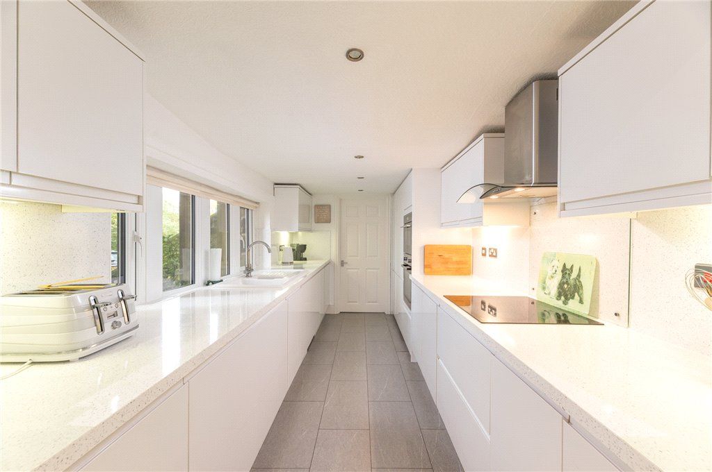 Property photo 3 of 24 Kitchen