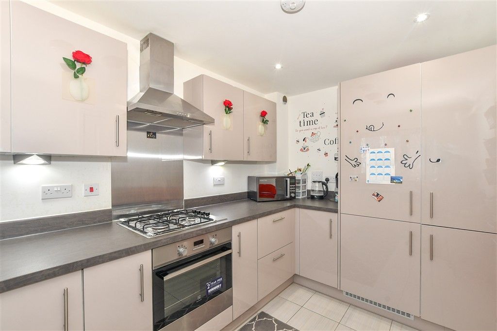 Property photo 3 of 16 Kitchen