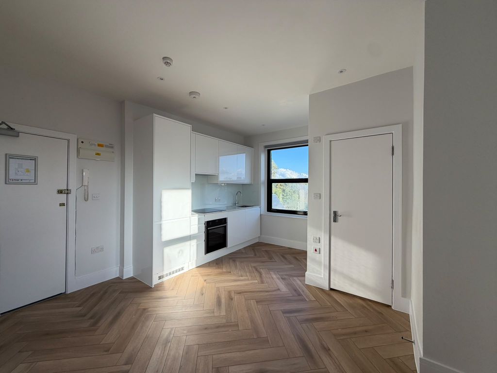 Property photo 2 of 5 Studio