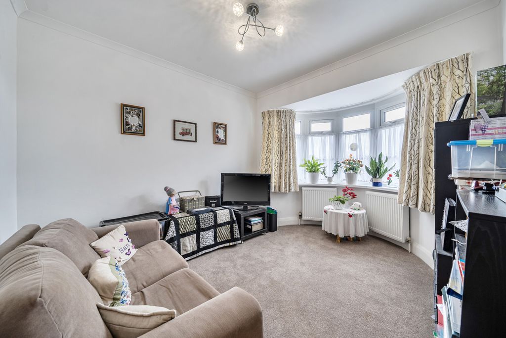 Property photo 3 of 19 Reception