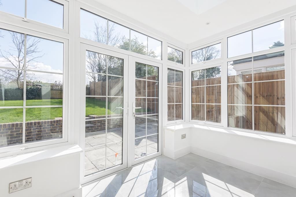 Property photo 3 of 10 Conservatory