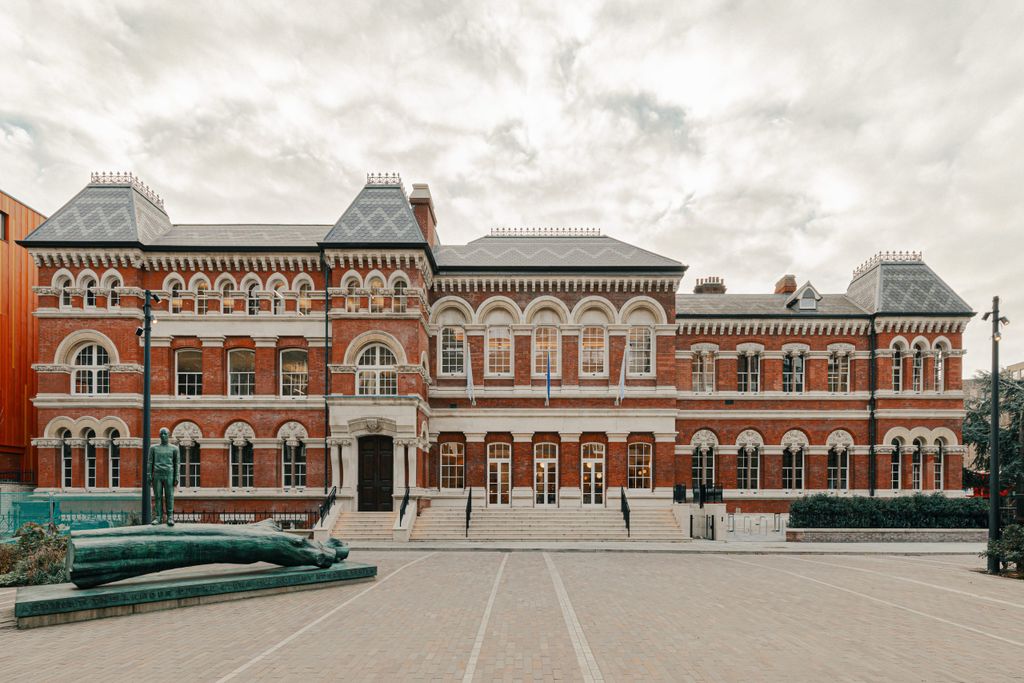 Property photo 1 of 11 Photo 0