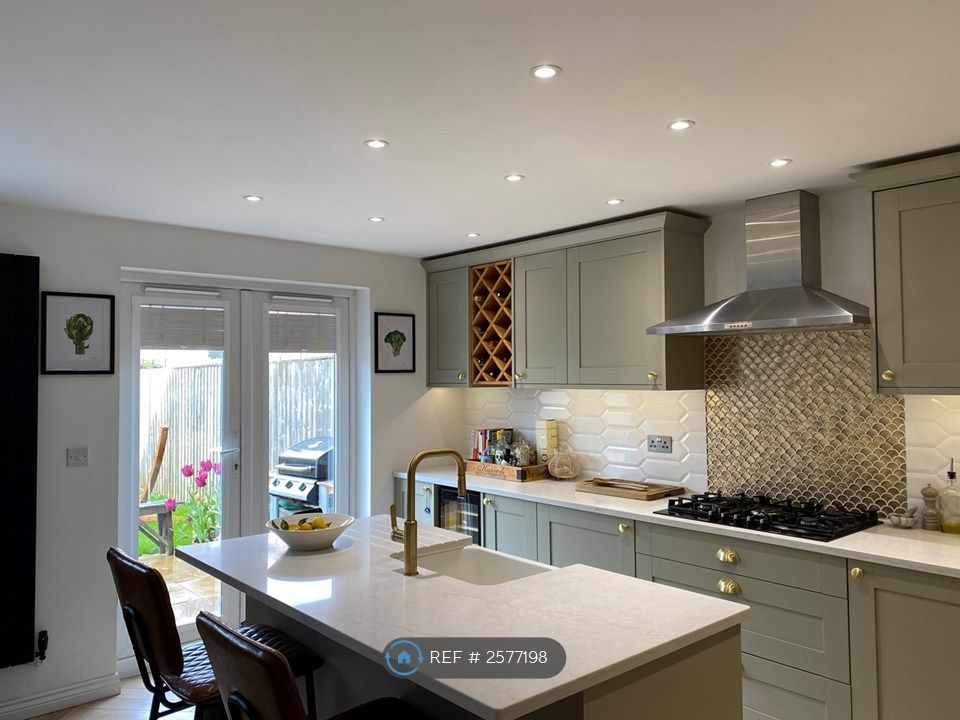 Property photo 1 of 12 Kitchen