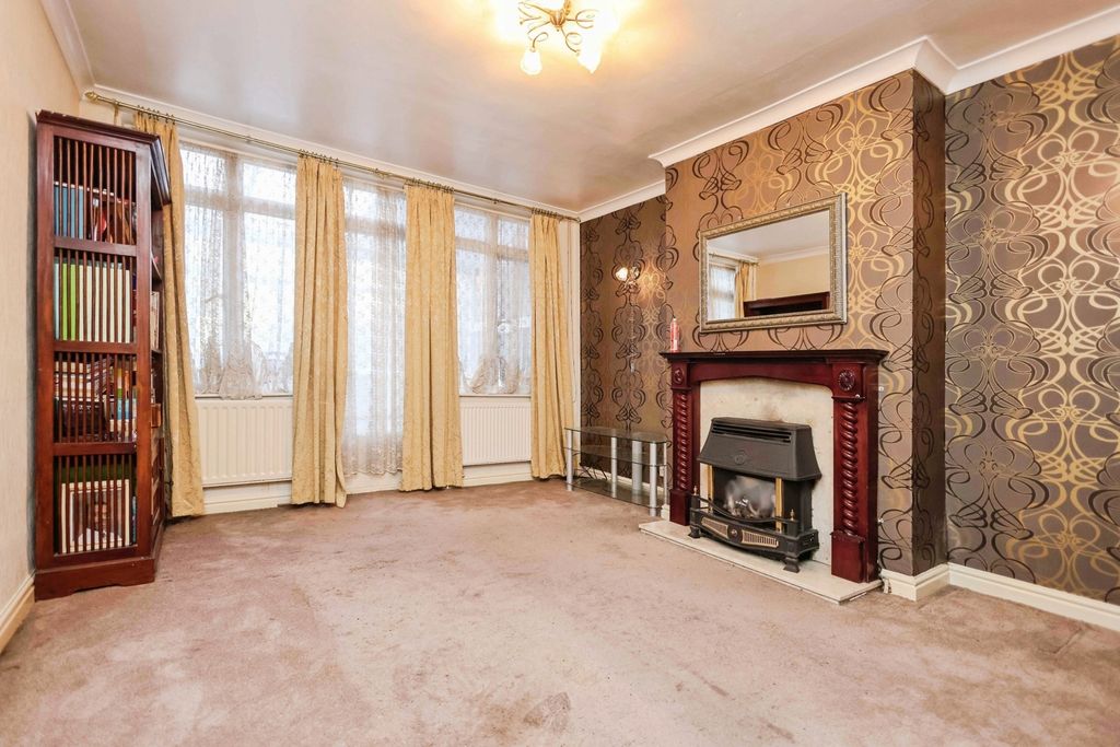 Property photo 2 of 13 Photo
