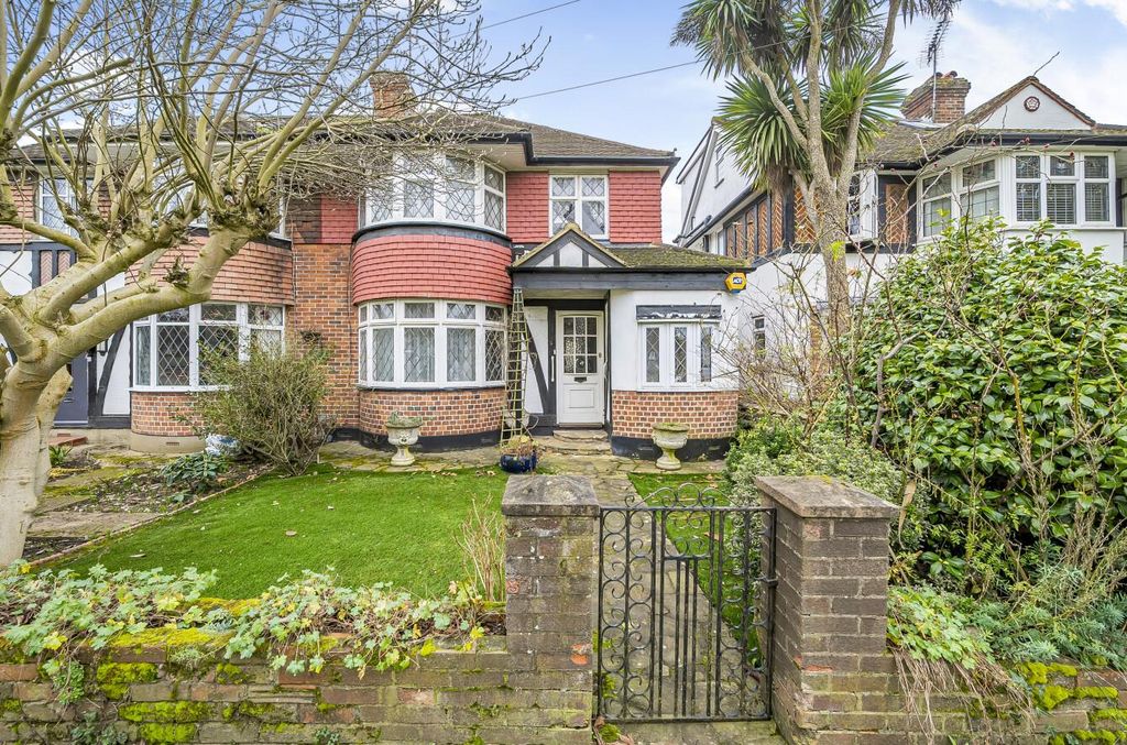 Property photo 1 of 17
