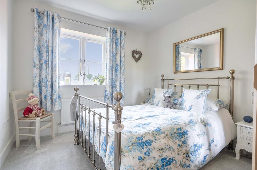 Property photo 3 of 43 1449066-9-69E8F8164Fb27.Jpg