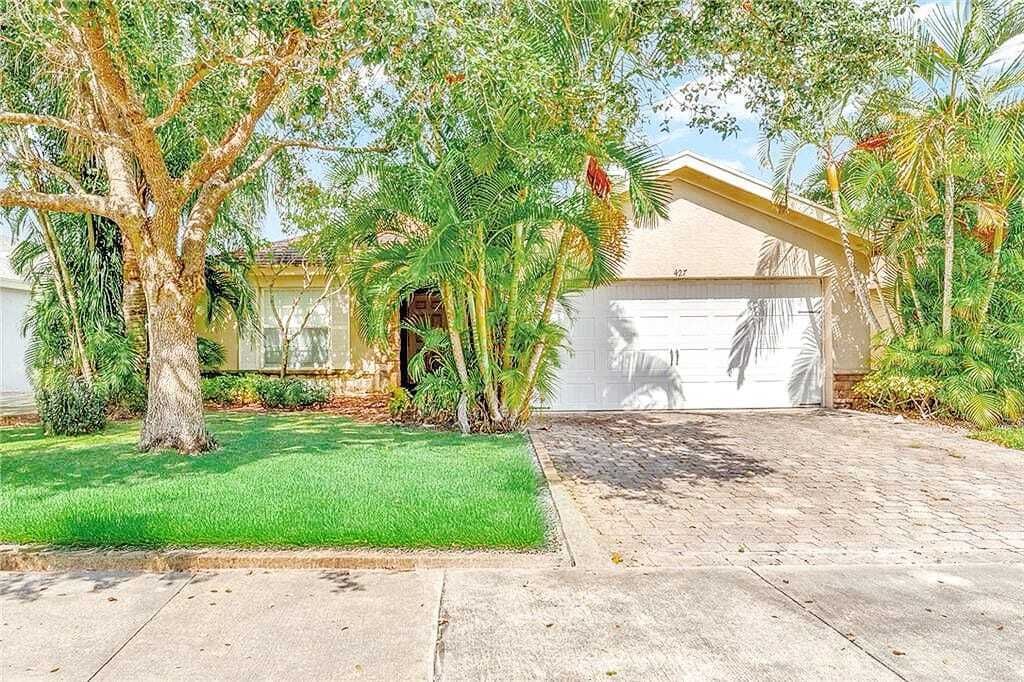 Property photo 1 of 28