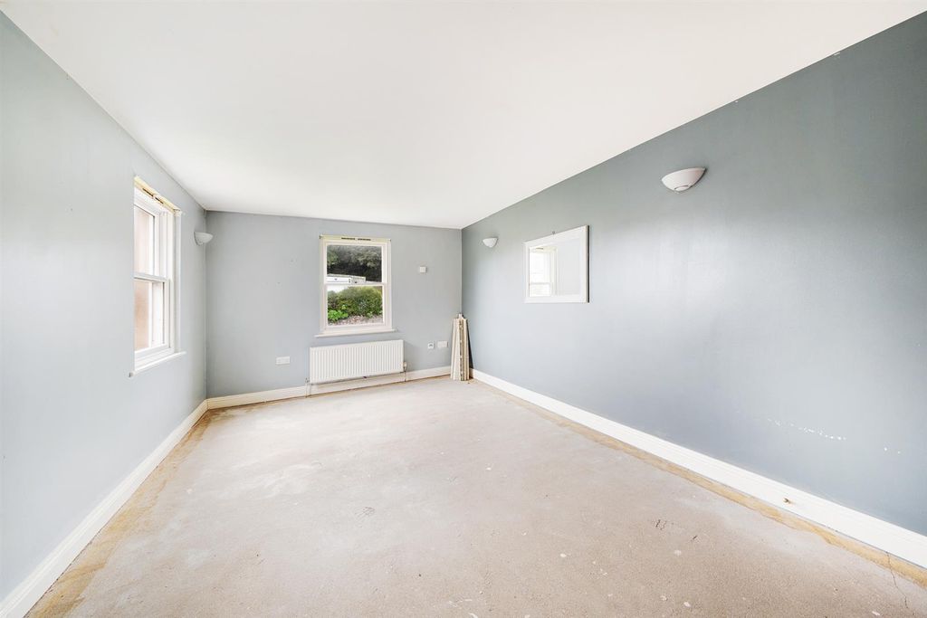 Property photo 3 of 7 Lounge 2.Jpg