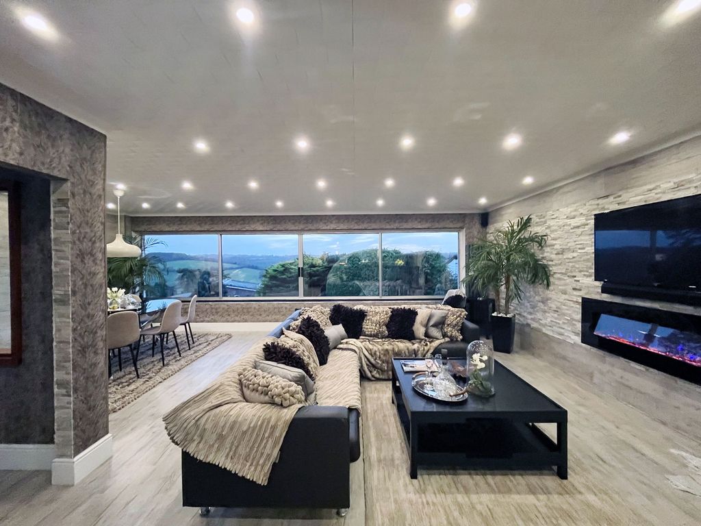 Property photo 2 of 53