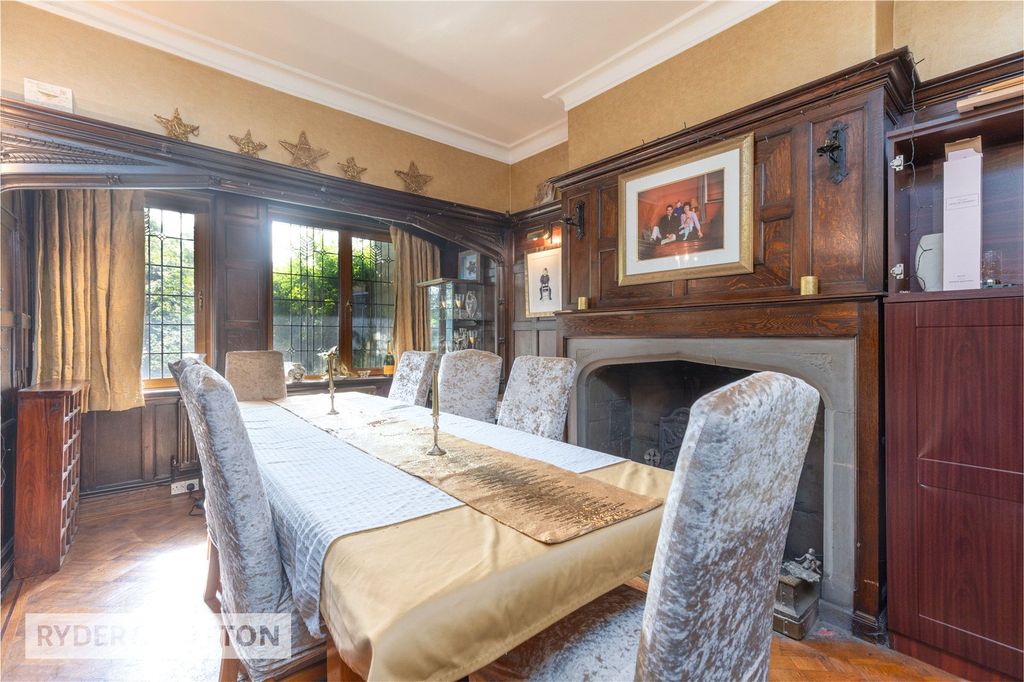 Property photo 3 of 35 Formal Dining Room