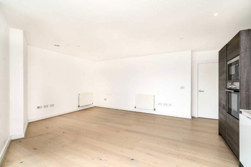 Property photo 3 of 5