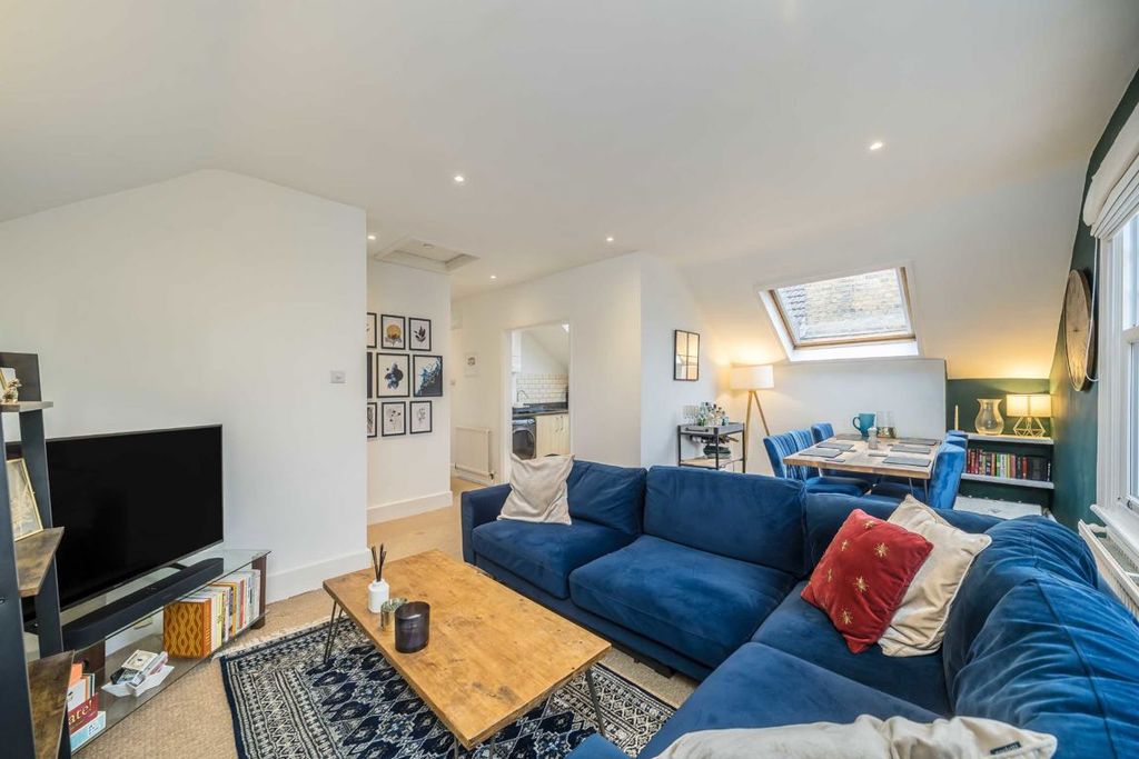 Property photo 2 of 7