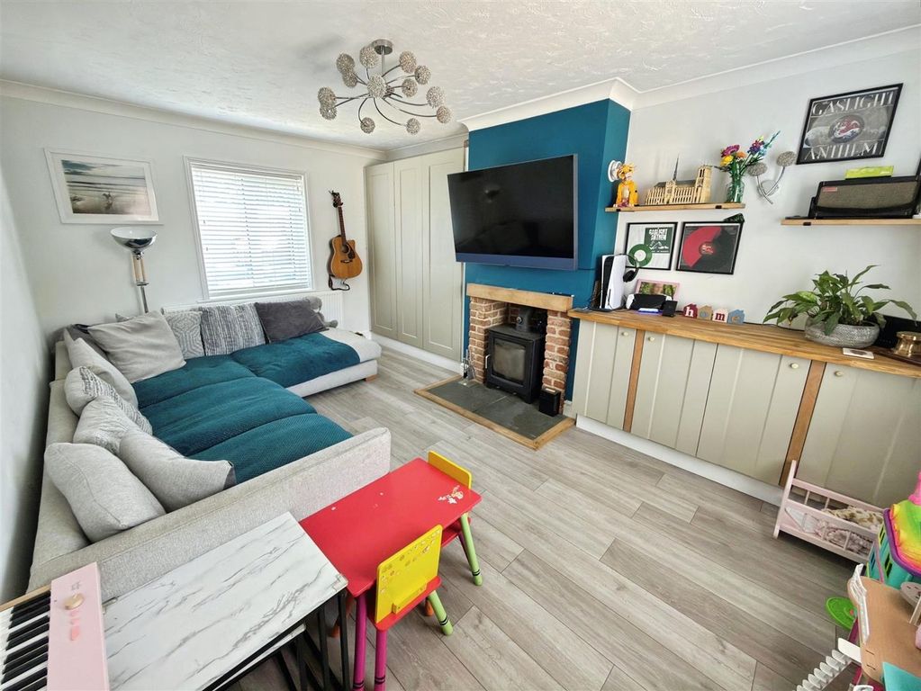 Property photo 3 of 18 Colman Road (19).Jpg
