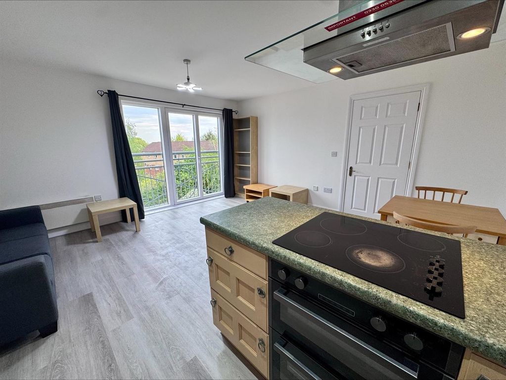 Property photo 3 of 8 Lounge-Diner