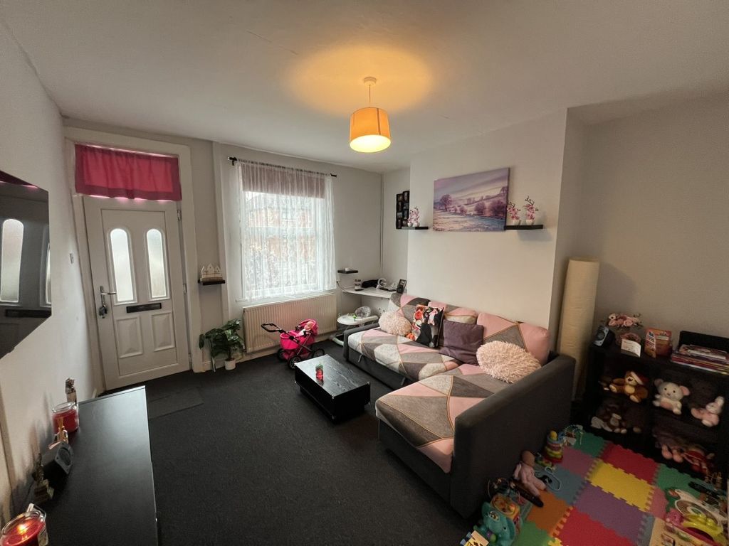 Property photo 2 of 9