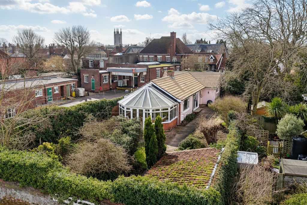 Property photo 1 of 26