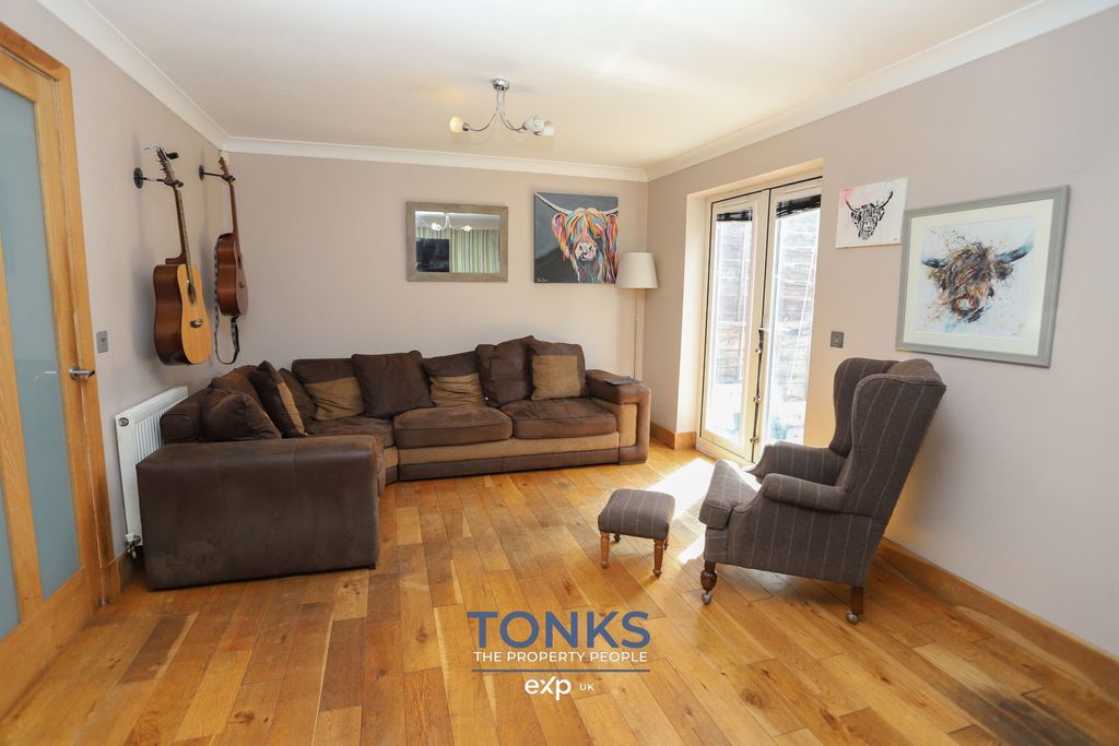 Property photo 3 of 14