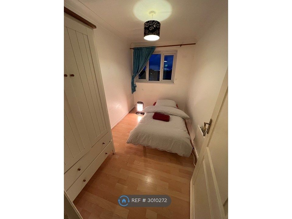 Property photo 1 of 8 Single Room