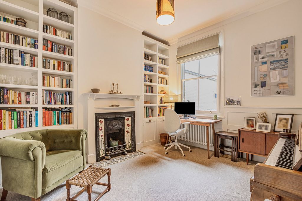 Property photo 3 of 19