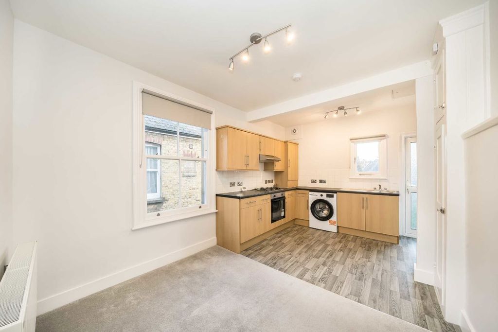 Property photo 3 of 4