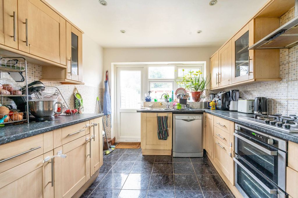 Property photo 2 of 15