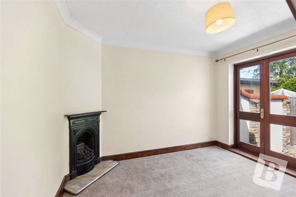 Property photo 3 of 18 Dining Room