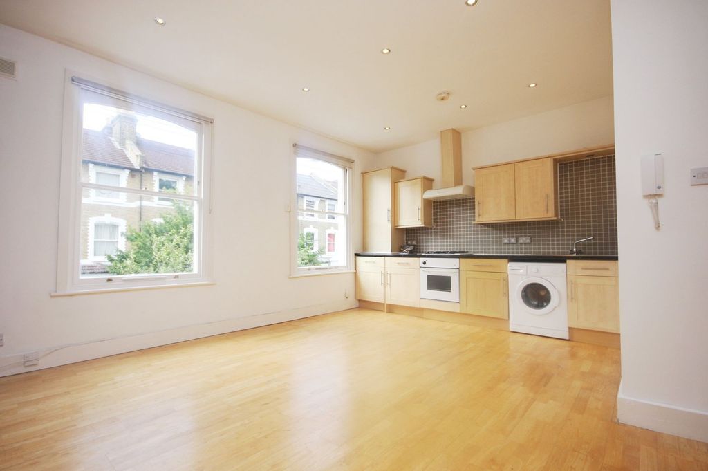 Property photo 2 of 6