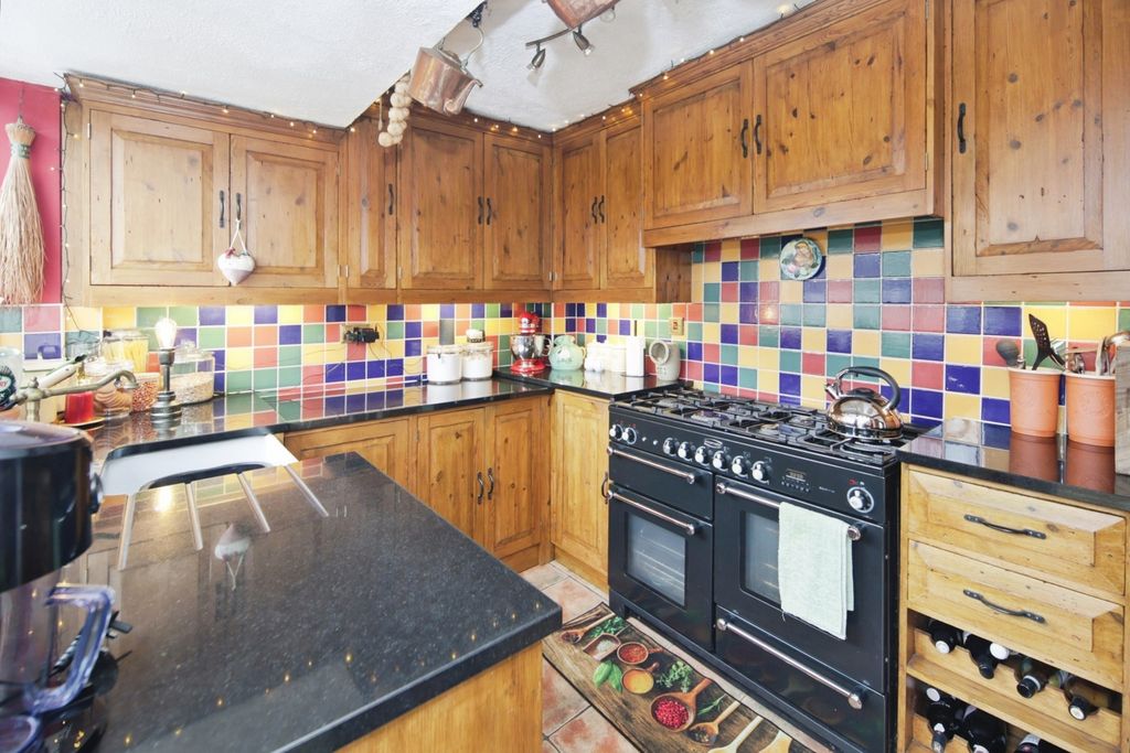 Property photo 3 of 18 Pbox-Img.Jpg