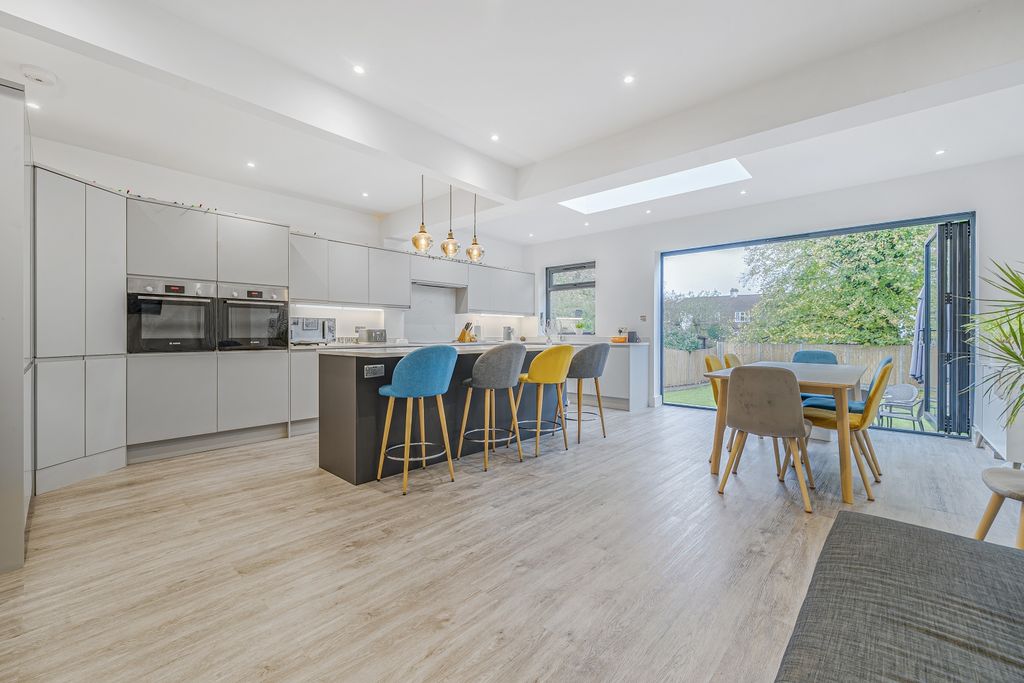 Property photo 2 of 16 1209923 (5)