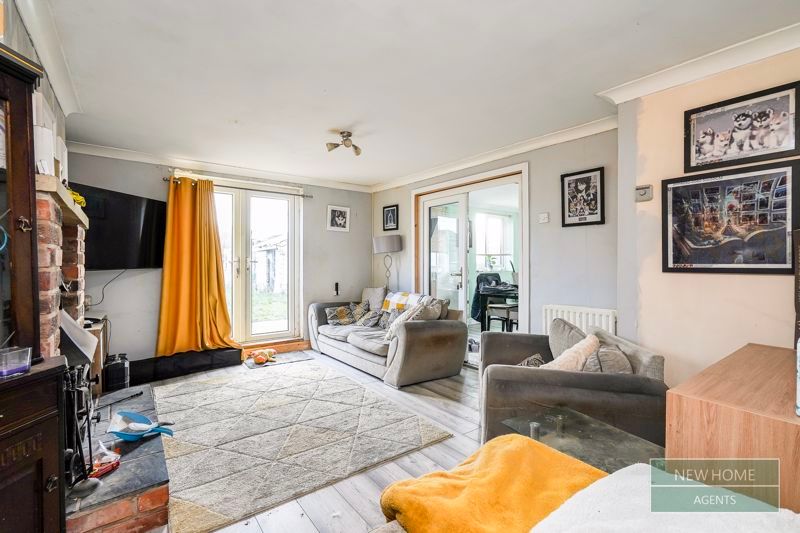 Property photo 3 of 12 Photo 6