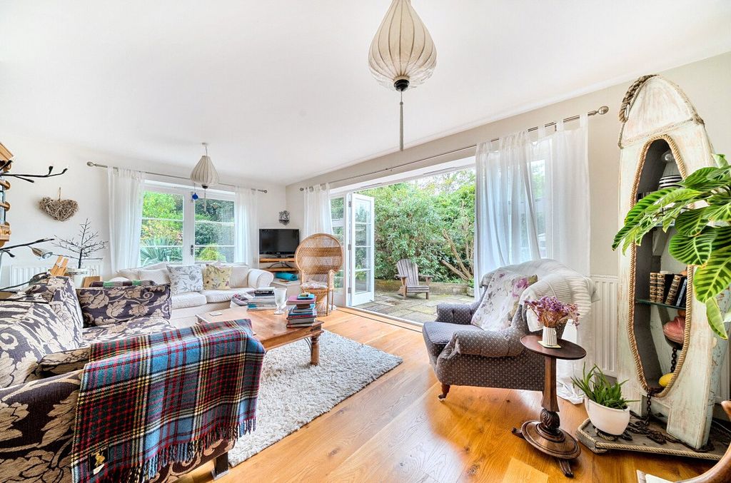 Property photo 3 of 16 Garden Room