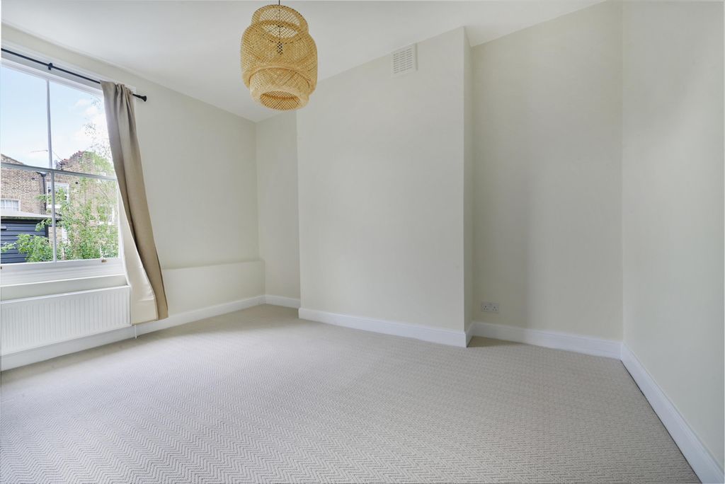 Property photo 3 of 12 Image