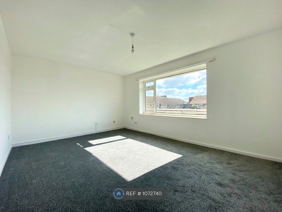 Property photo 3 of 7 Large Lounge