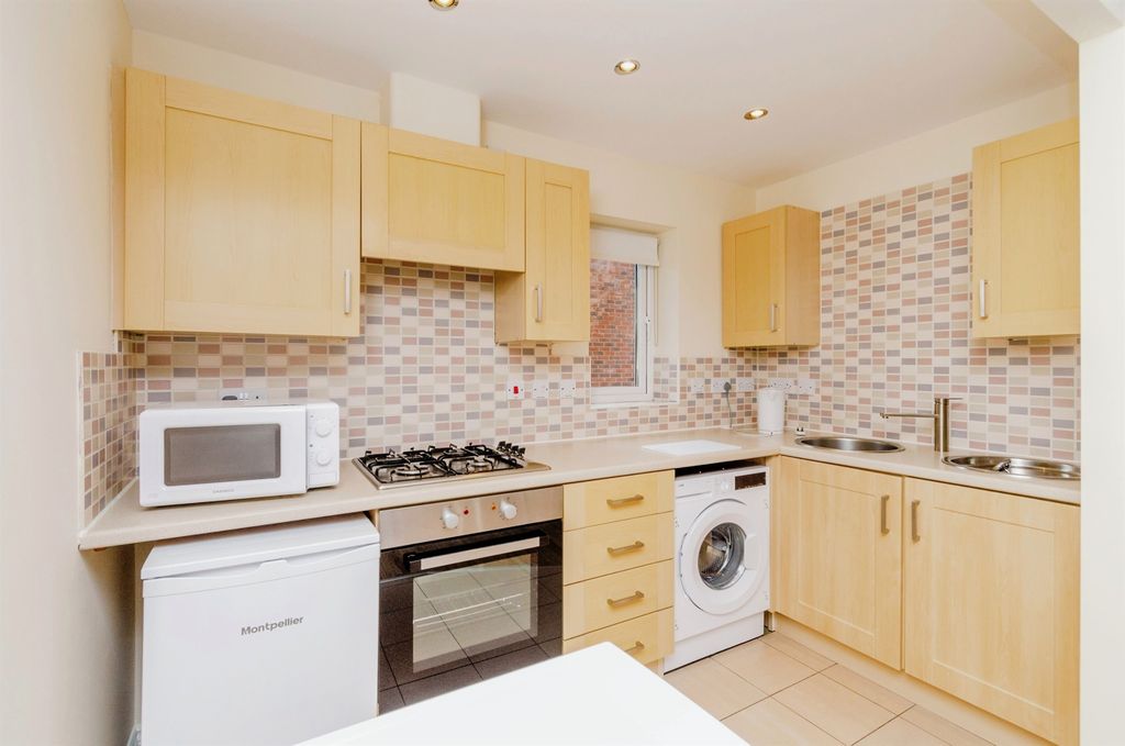 Property photo 3 of 13