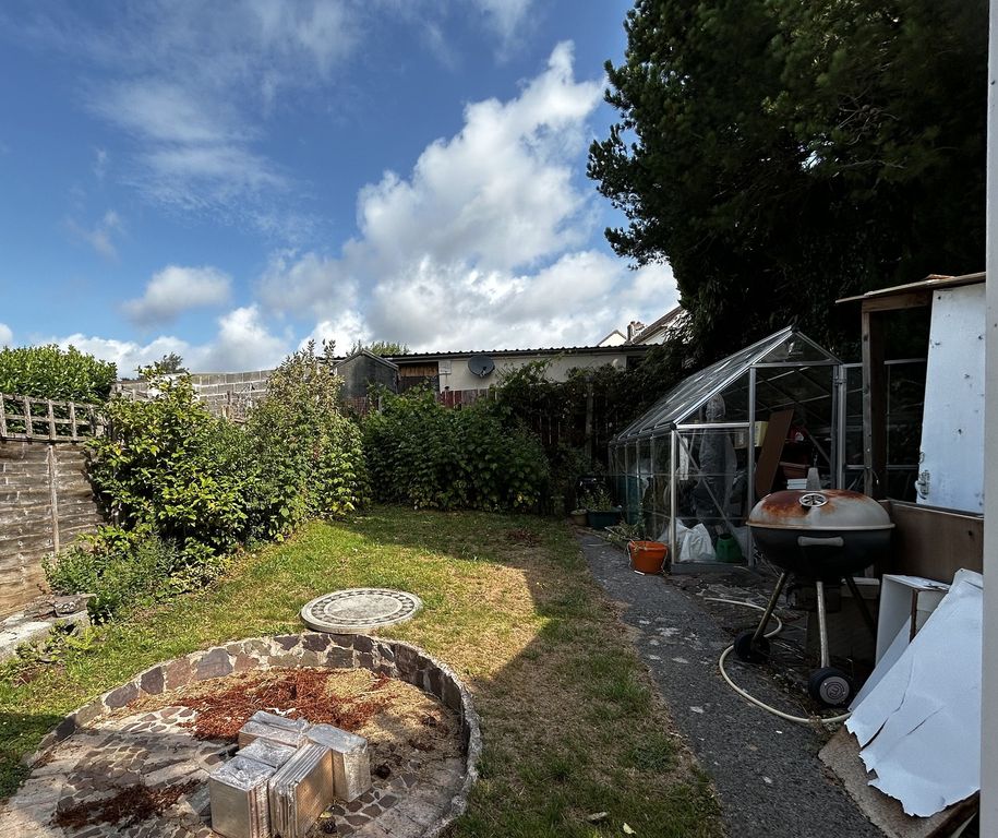 Property photo 2 of 9 Outside