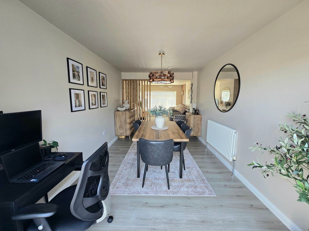Property photo 3 of 24 Dining Room