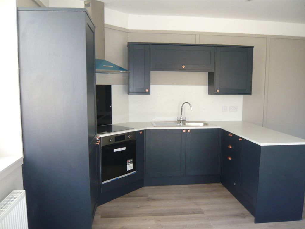 Property photo 2 of 7 Kitchen