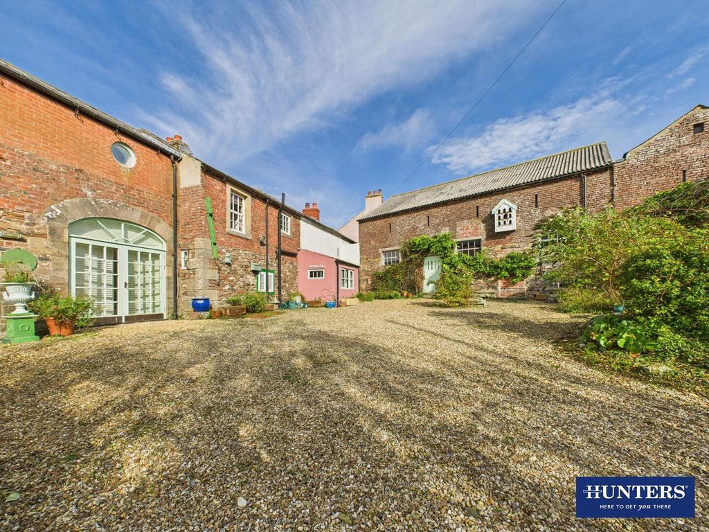 Property photo 1 of 39 Courtyard