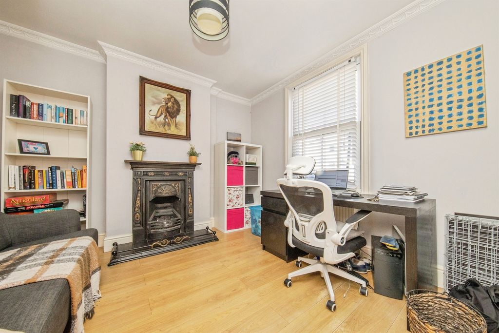 Property photo 3 of 22