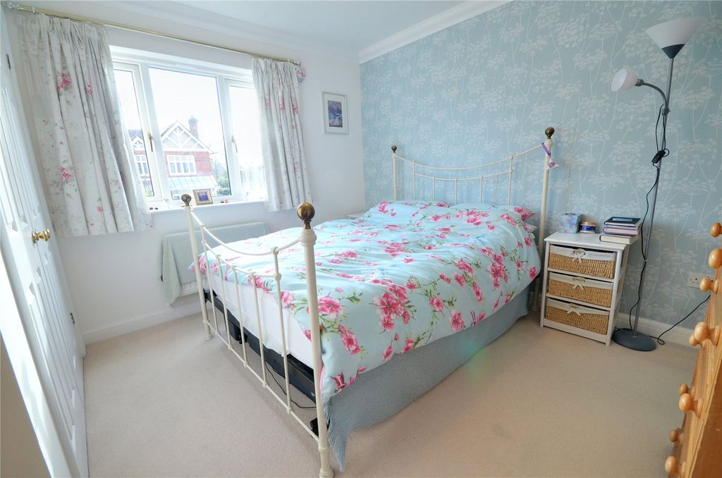 Additional image 4 of 2 bed flat for saleEast Grinstead, West Sussex RH19
