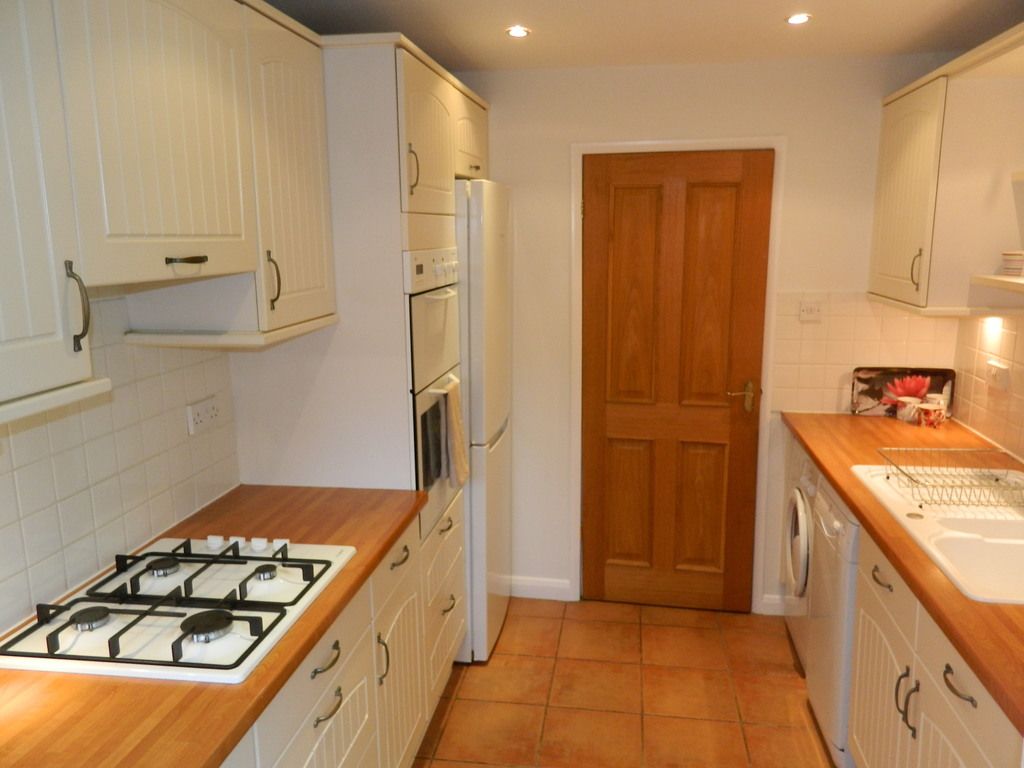 Property photo 2 of 12 Modern Kitchen