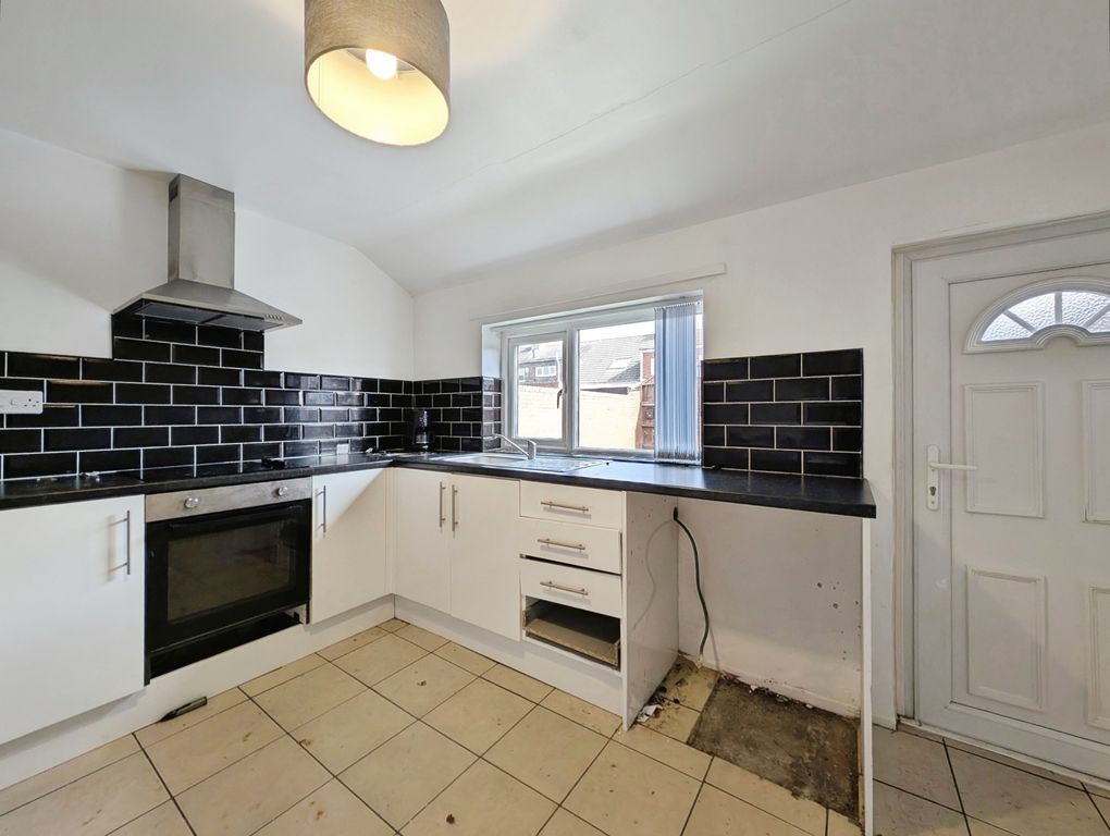 Property photo 3 of 11 Pbox-Img.Jpg