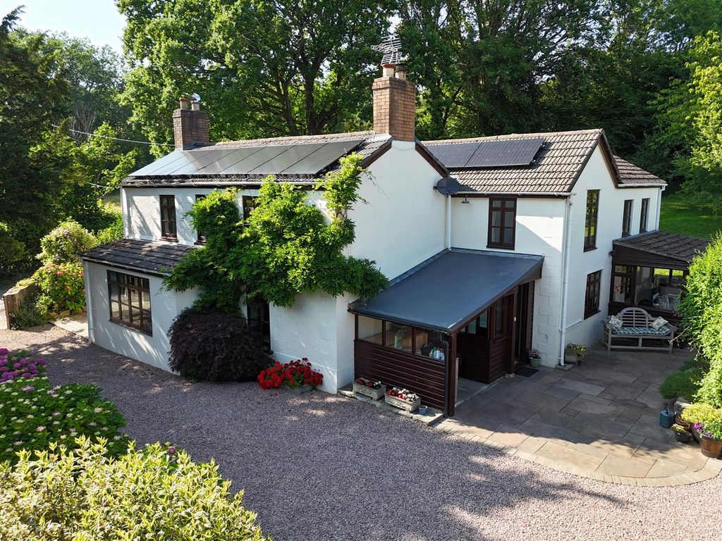 Property photo 1 of 34 The Reddings
