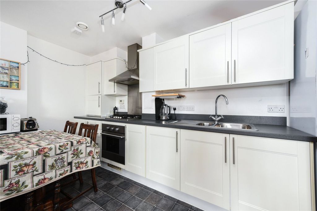 Property photo 2 of 6 Kitchen