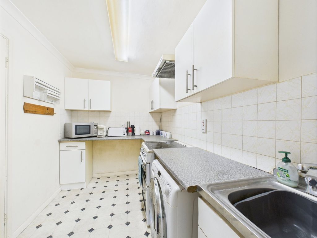 Property photo 3 of 13 Kitchen