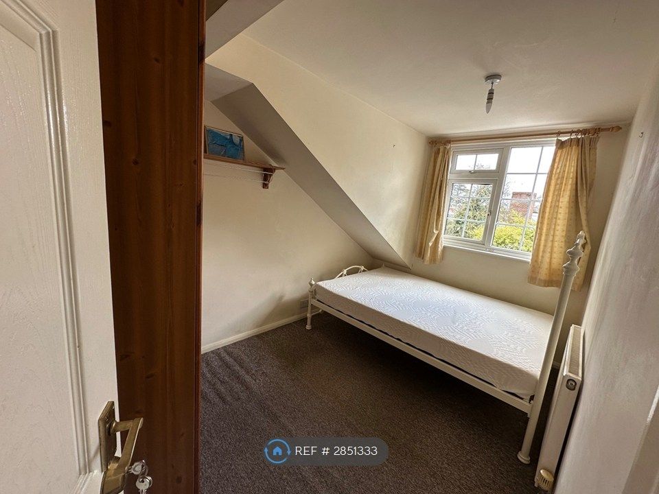 Property photo 2 of 13 Room 1 £600